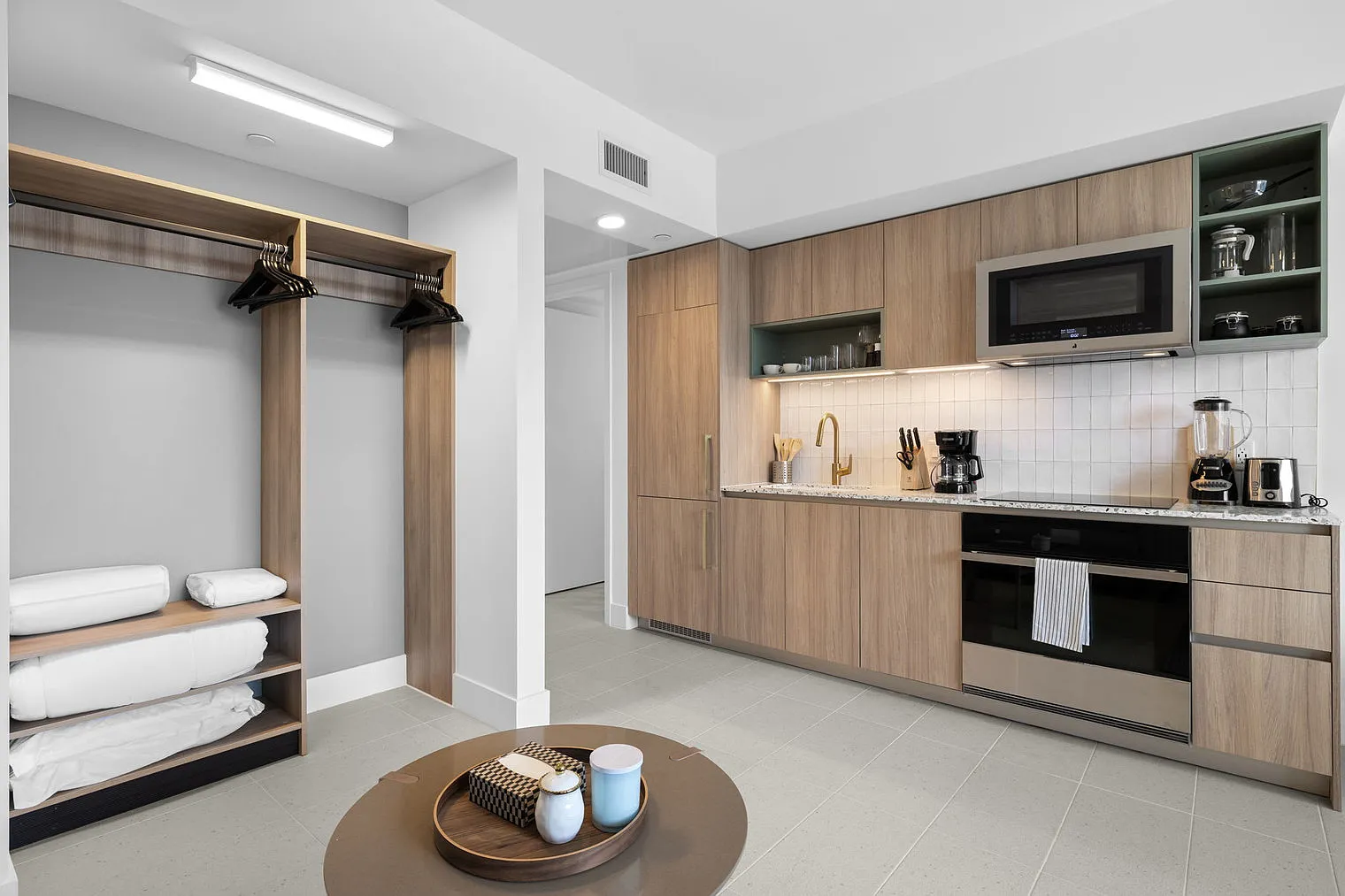 Studio, 1.0 bath, 365 sqft, $2,447 — Photo 1