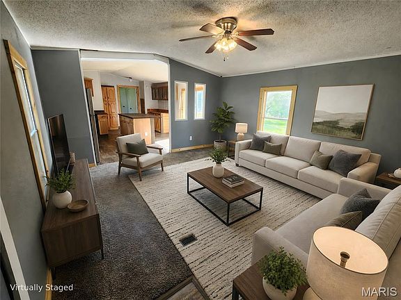4th image of 400 W Ruby St