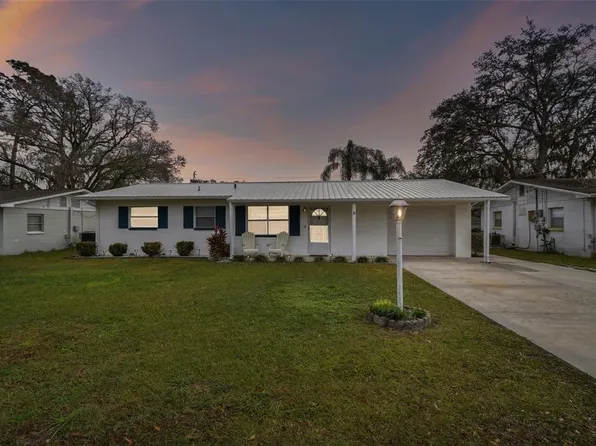5752 Beech St, Zephyrhills, FL 33542
