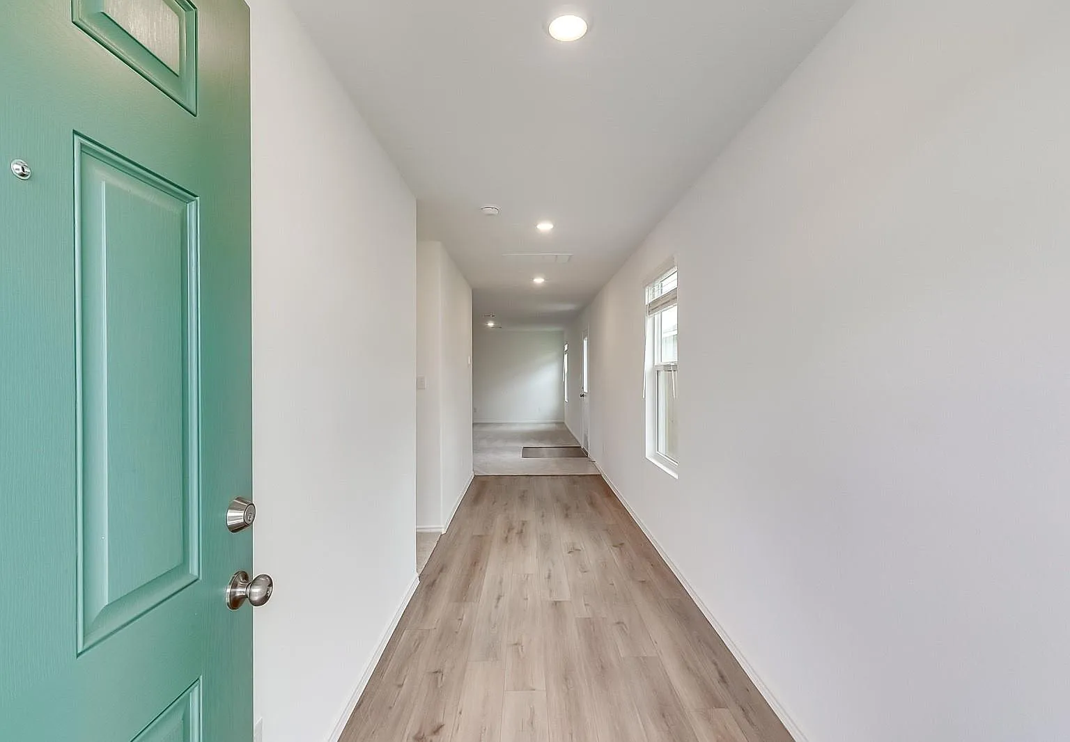 3 bed, 2.0 bath, 1467 sqft, $1,750 — Photo 4
