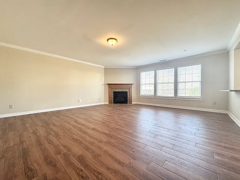 5544 Hammermill Dr — Photo 5