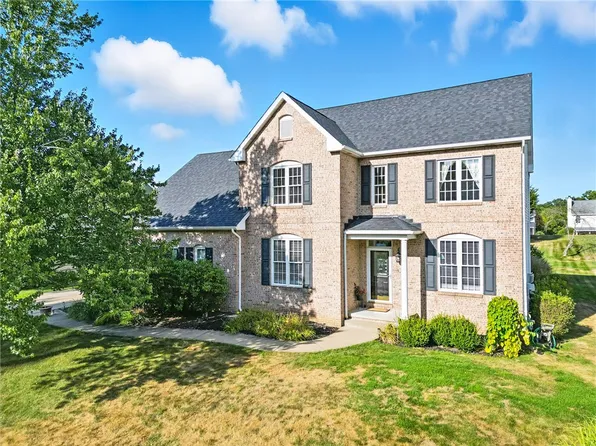 1055 S Lake Dr, Gibsonia, PA 15044