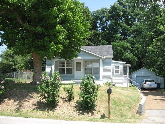 3rd image of 106 Delord Ave
