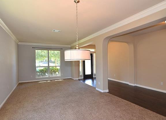 3rd image of 320 Lake Livingston Dr