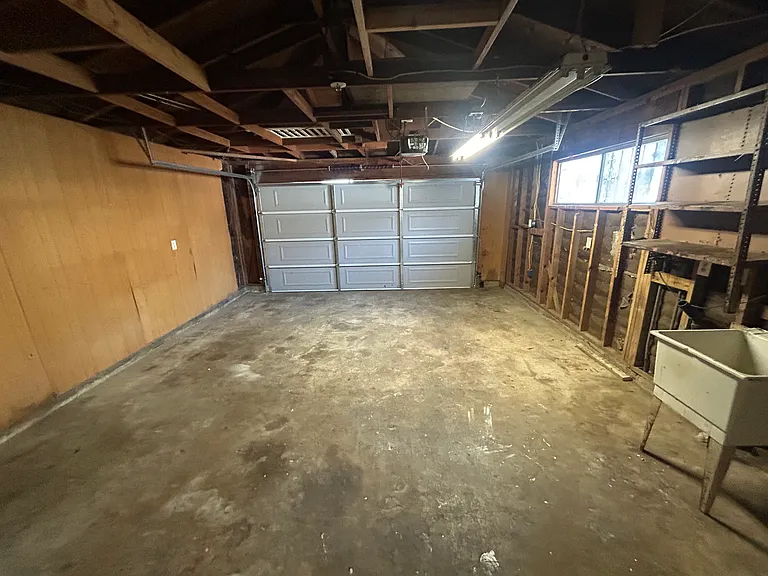 4694 N Holt Ave — Photo 10