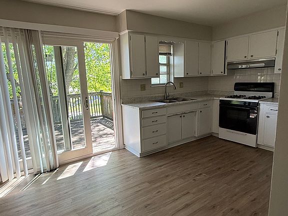3rd image of 1147 S 52nd St #1149