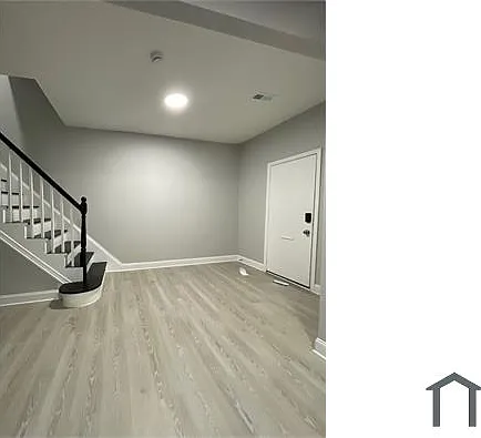 4 bed, $2,600 — Photo 2