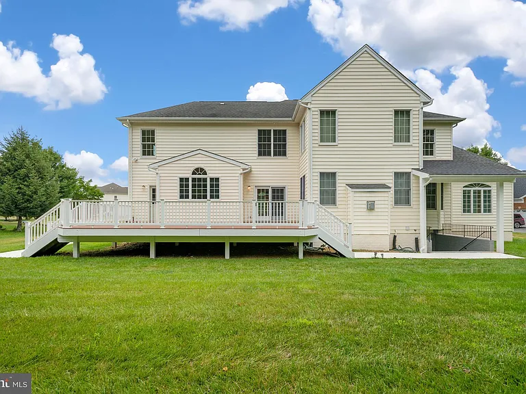 23353 Lennoxville Way — Photo 33