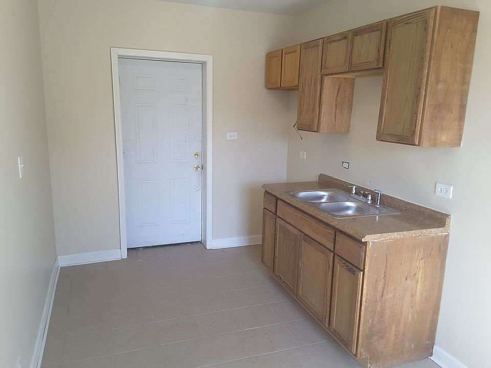 2nd image of 6806 S Prairie Ave APT 2W