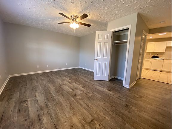 3rd image of 3505 Old Valley View Dr #3640