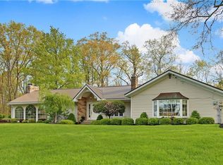 544 Falls Rd, Chagrin Falls, OH 44022