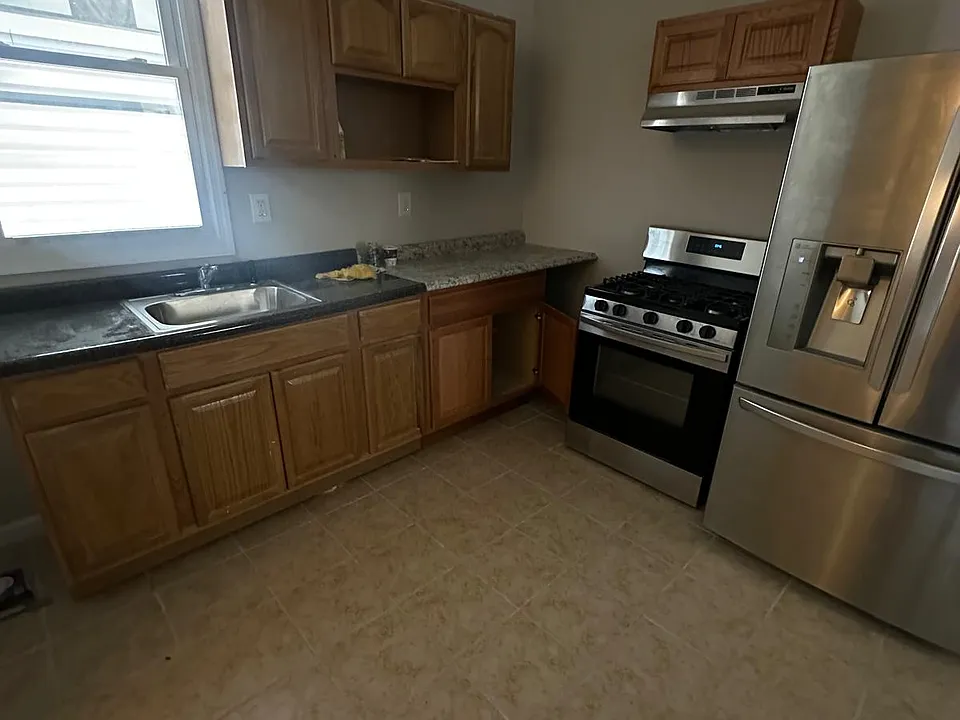 186 N 17th St #1