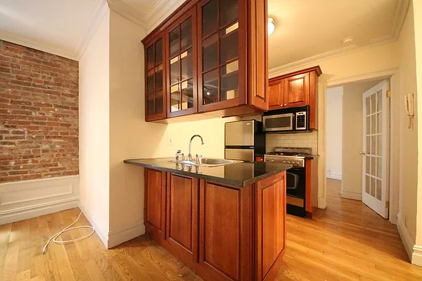 Rented by (Legacy) NY Quality Living Uptown | media 18