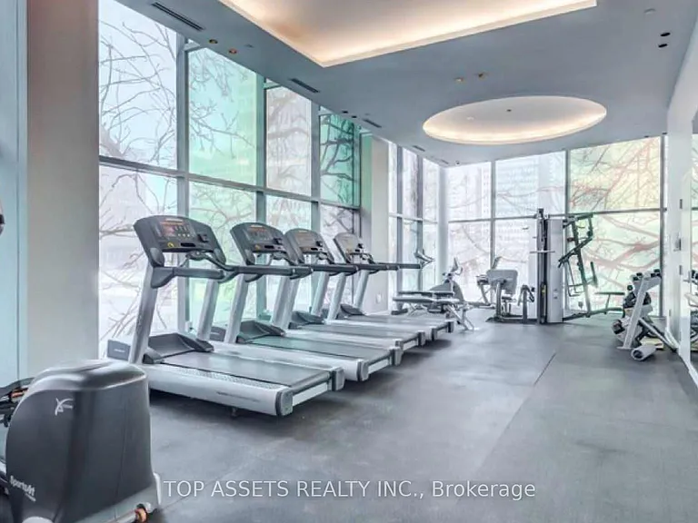 37 Grosvenor St #2109 — Photo 30