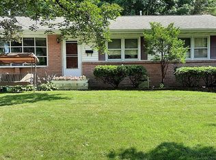 329 Garfield Dr, Bloomington, IL