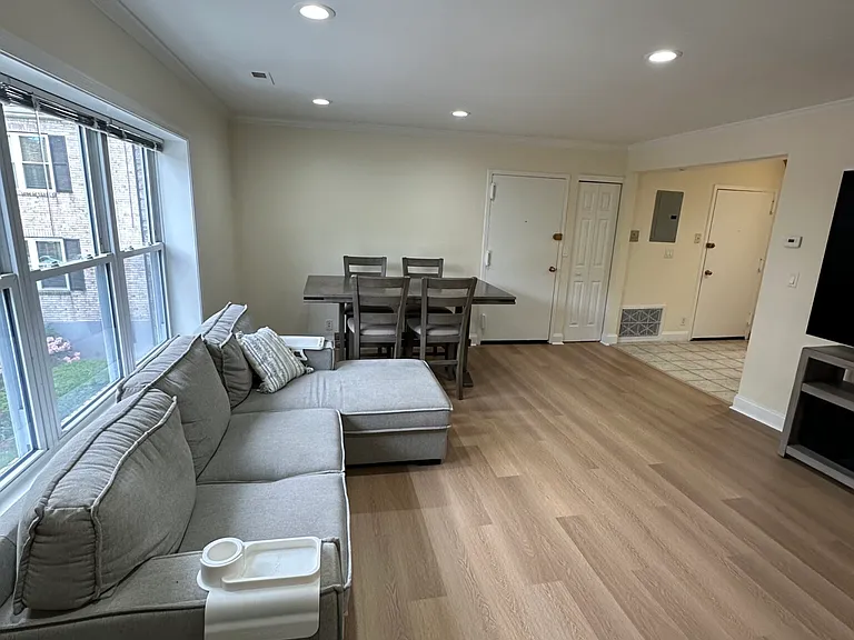 164 Newton St #3 — Photo 13