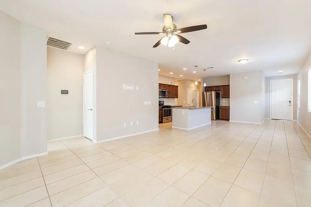 3 bed, 2.0 bath, 1480 sqft, $1,760 — Photo 4