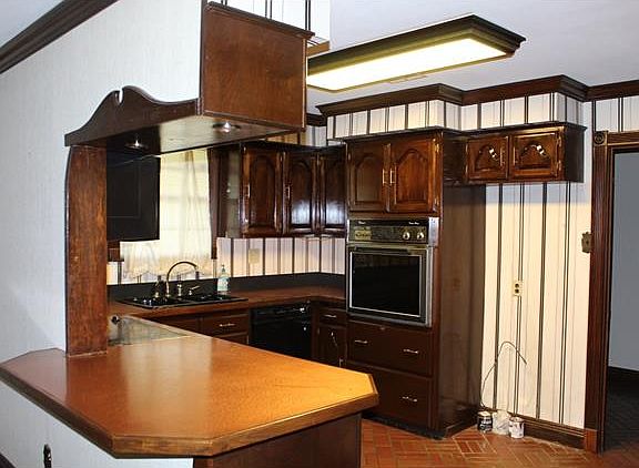2nd image of 2617 Vulcan St