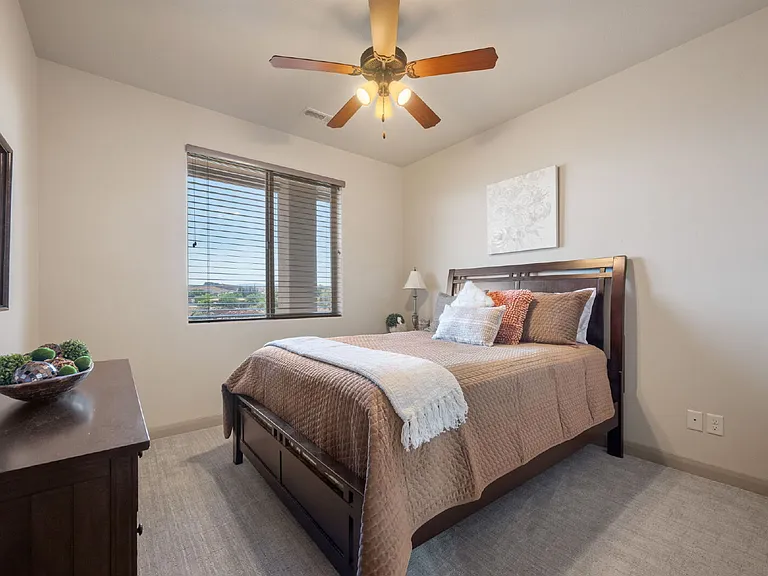 481 W Omni Ln — Photo 25