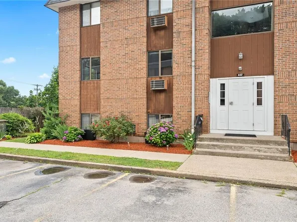 117 John St APT 3, Lincoln, RI 02865