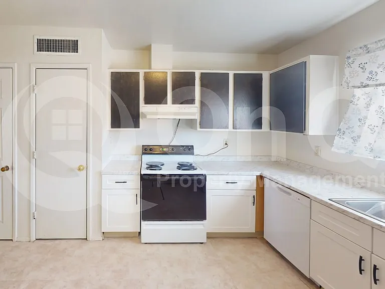 4402 E Pima St — Photo 4