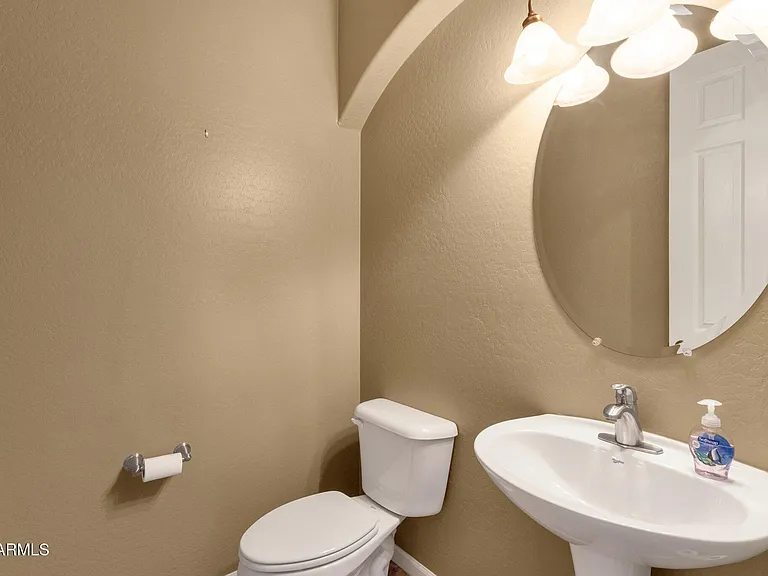 2403 E Robb Ln — Photo 31
