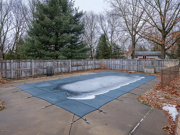 3rd image of 48393 Orchard Dr