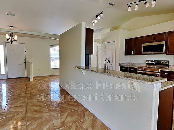 3rd image of 625 Crane Dr