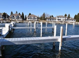 69 Marina Dr N, Manistee, MI 49660