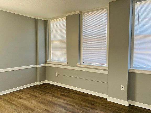 4th image of 2901 West Ave #104