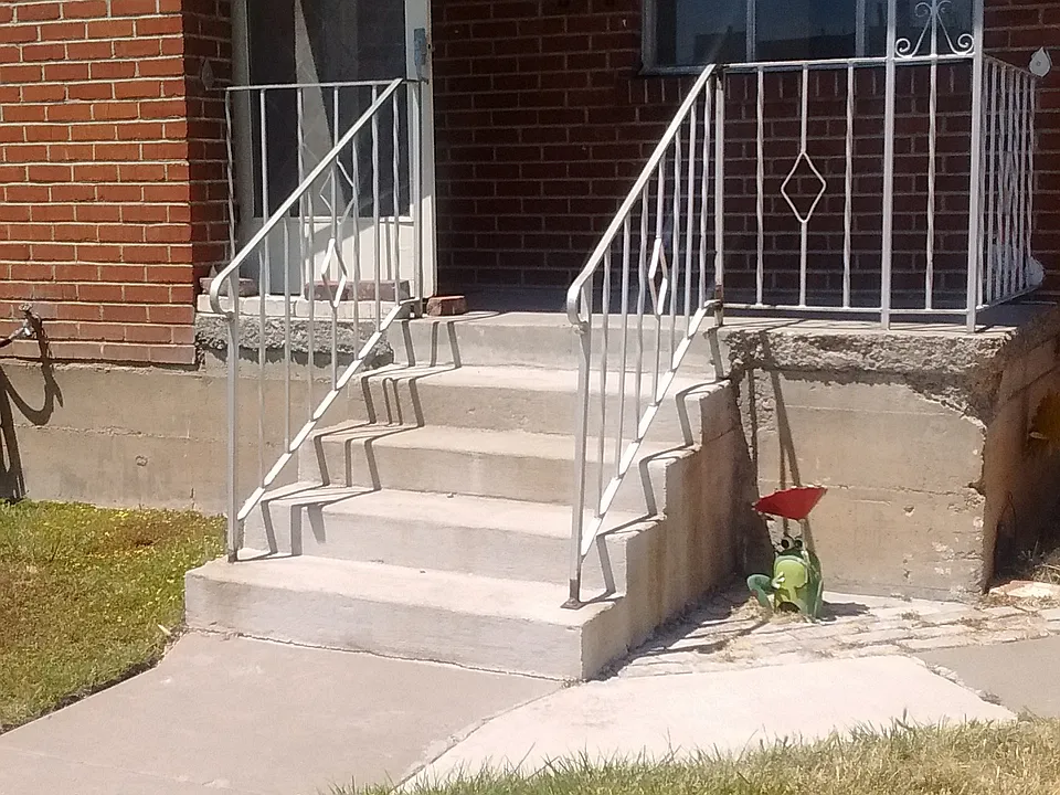 Front yard porch
