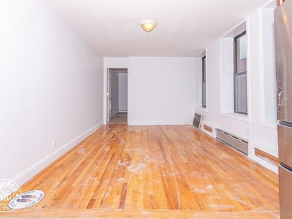 4th image of 951 Putnam Ave #J7
