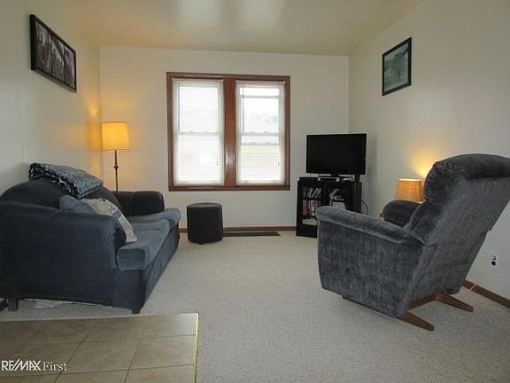 3rd image of 22306 Evergreen St
