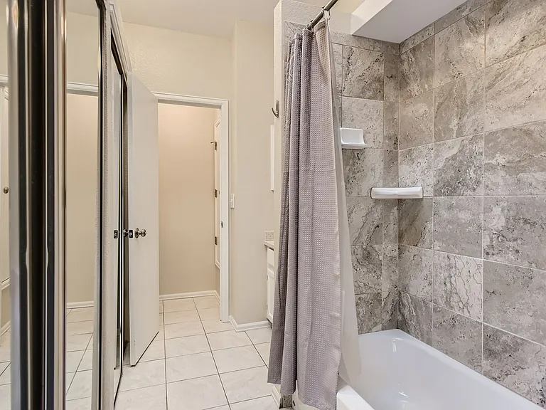 319 W Jamison Cir #17 — Photo 16