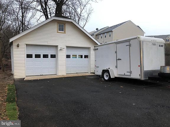 2nd image of 719 Evesham Ave
