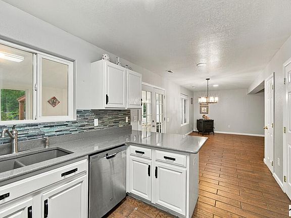 4th image of 5307 Manor Ridge Dr