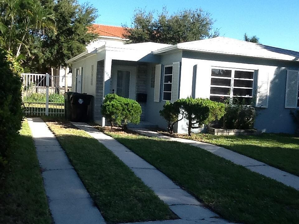 1st image of 1006 N M St