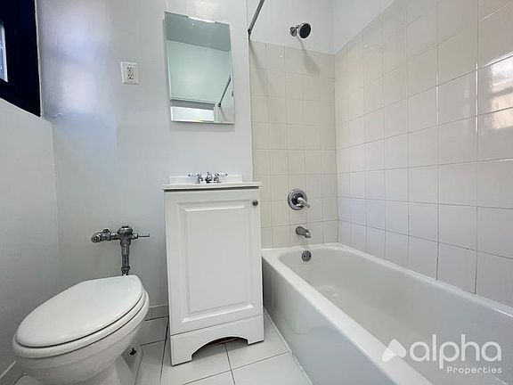 5th image of 315 E 108th St APT 4G
