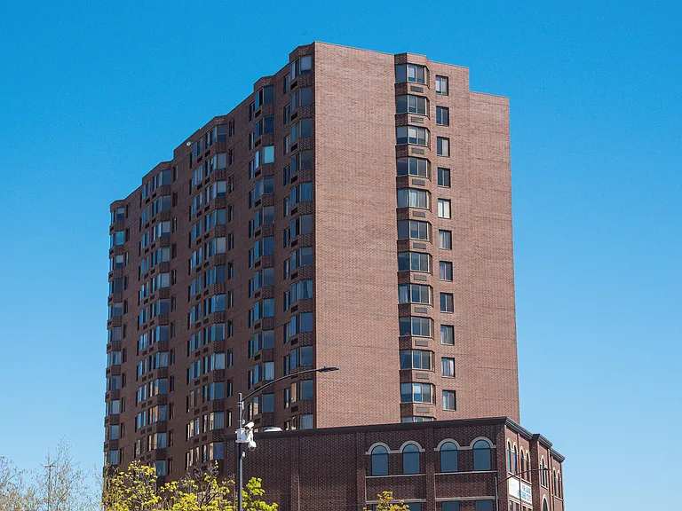 Irvine Park Towers — Photo 5