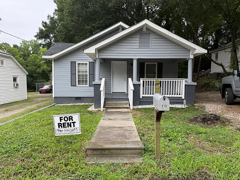 310 Pineview St — Photo 1