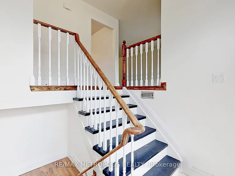 17 Porritt St #MAIN — Photo 4