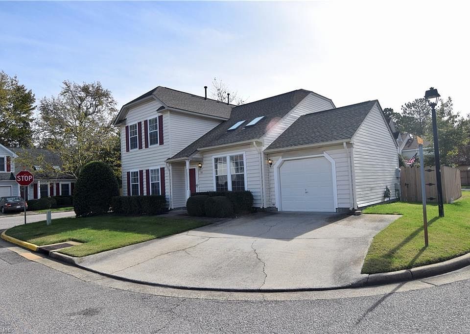 1st image of 501 Oak Lake Dr