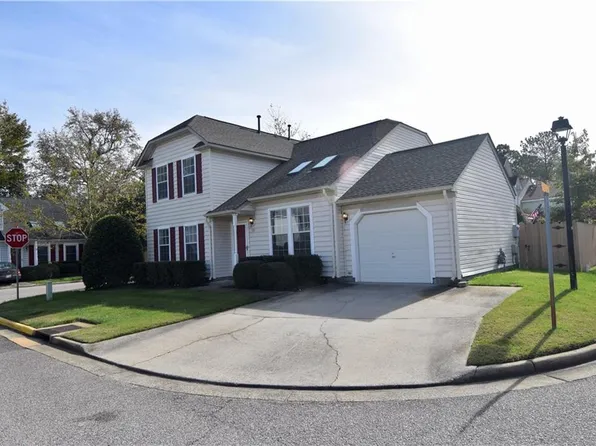 501 Oak Lake Dr, Chesapeake, VA 23320