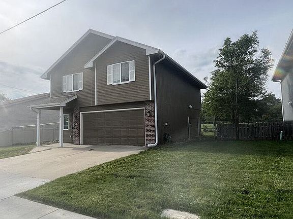 2nd image of 4 Comanche St