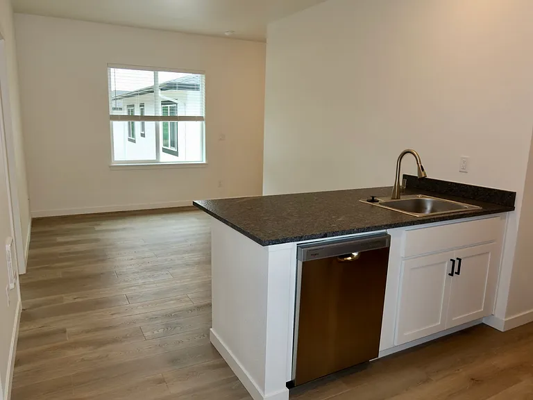 704 Elkins Way SE — Photo 18