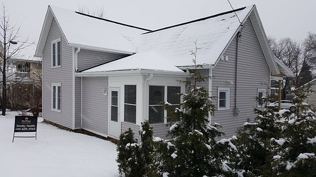 2nd image of 104 S Main St