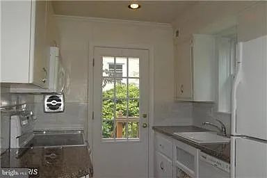 3305 Camalier Dr — Photo 6