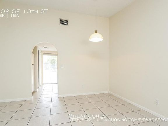 4th image of 602 SE 13th St