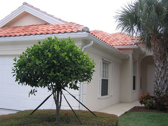 2nd image of 4673 Hammock Cir