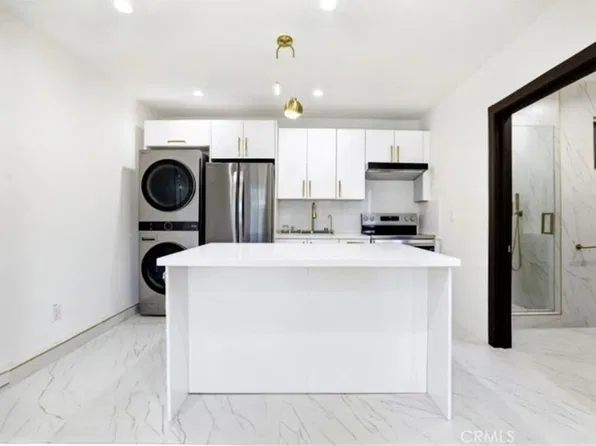 9031 Mulberry Dr, Sunland, CA 91040